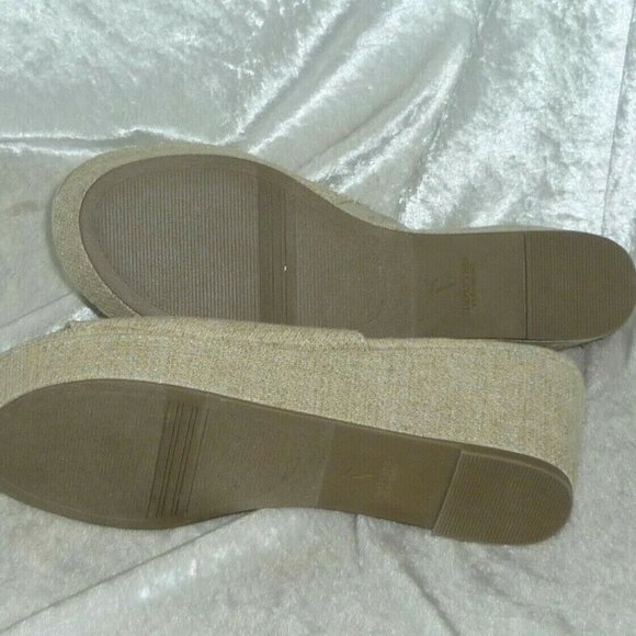 Simply Vera Wang Braeburn Womens Wedge Sandals 10 NEW - Picture 4 of 5